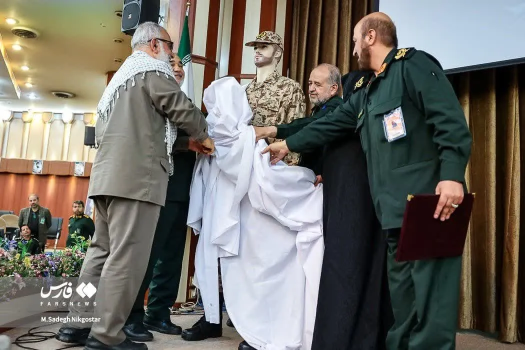 رونمایی از لباس جدید سربازان سپاه